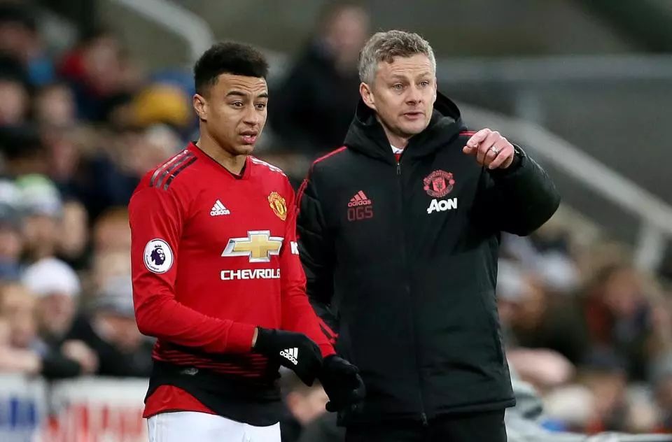 导致了右膝 导致了右膝